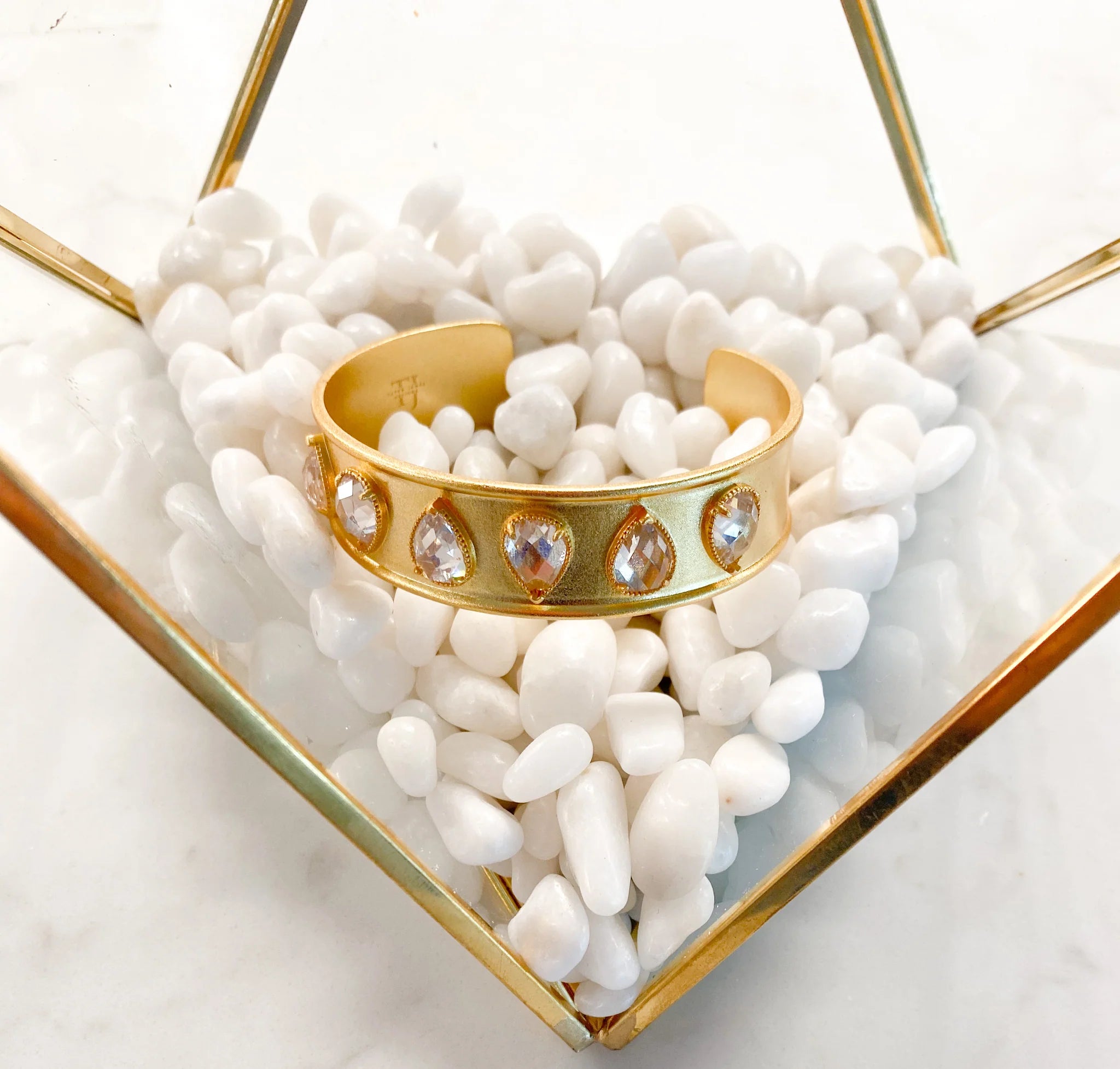 MADISON 6 STONE CUFF