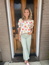 Load image into Gallery viewer, THE LISA FLORAL TOP - CREAM
