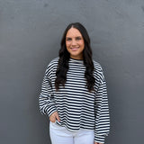 NAVY/WHT SEMI CROP TOP