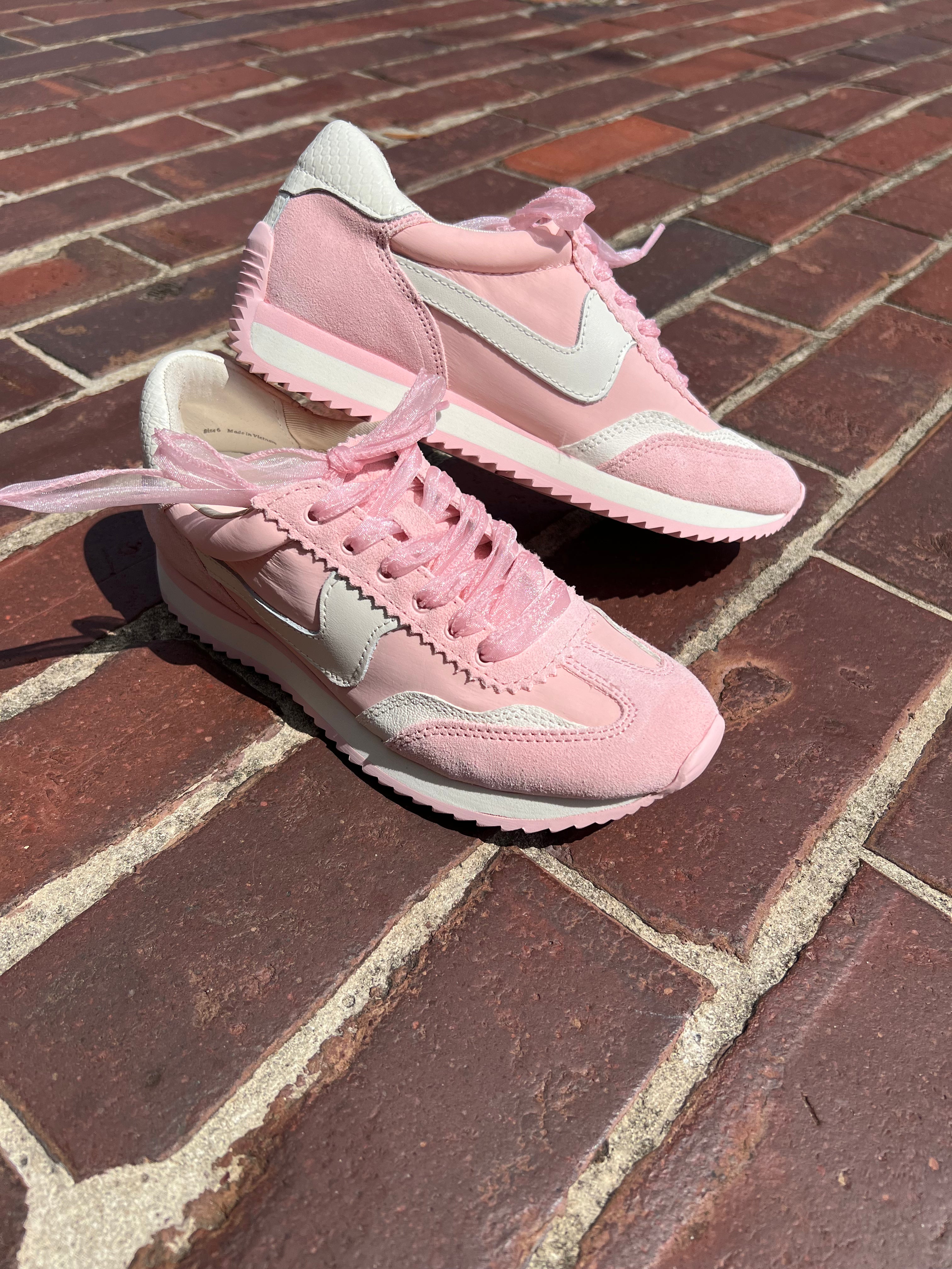 BE NOTICED SNEAKERS