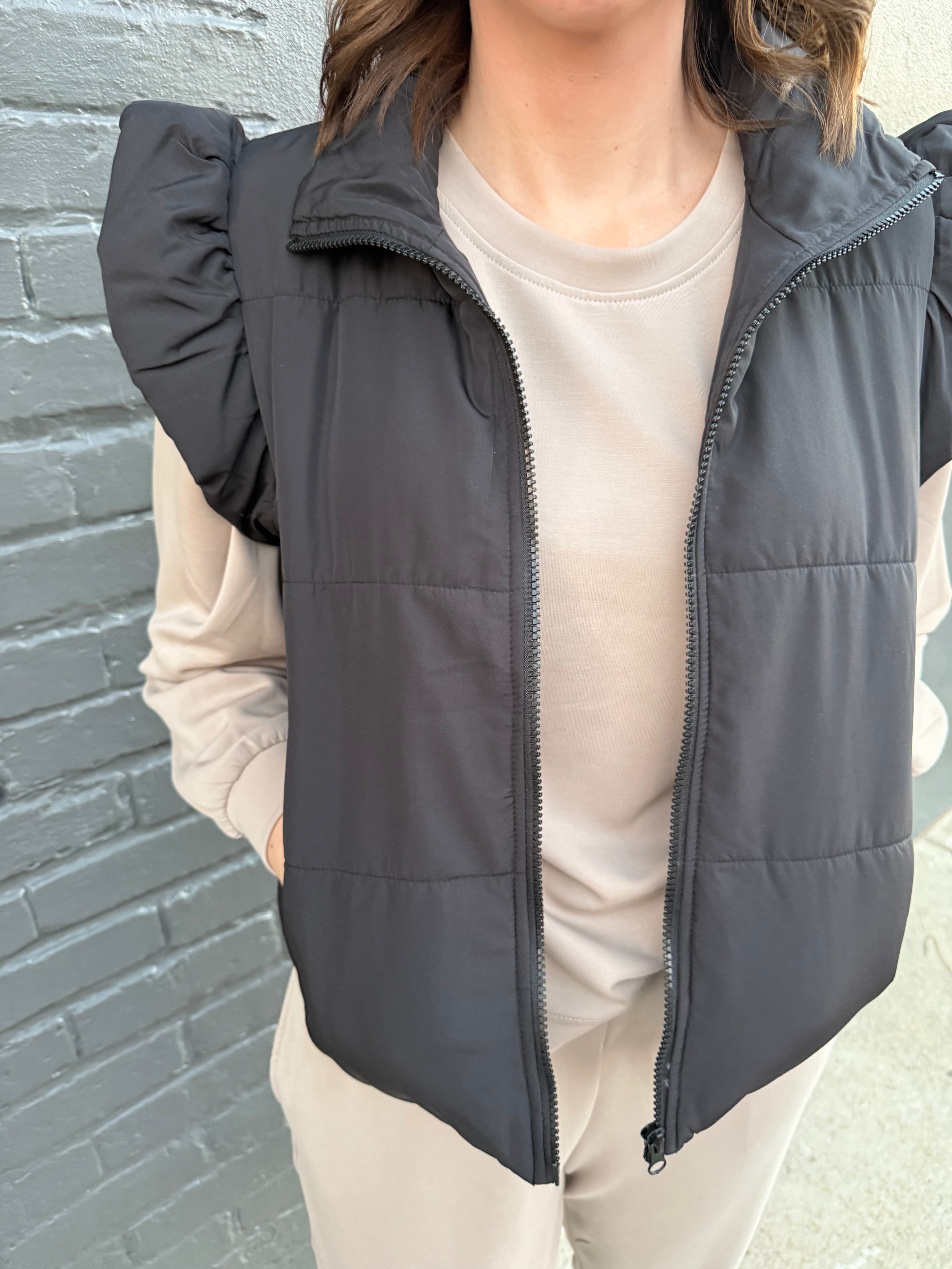 LILE RUFFLE QUILTED VEST - BLACK